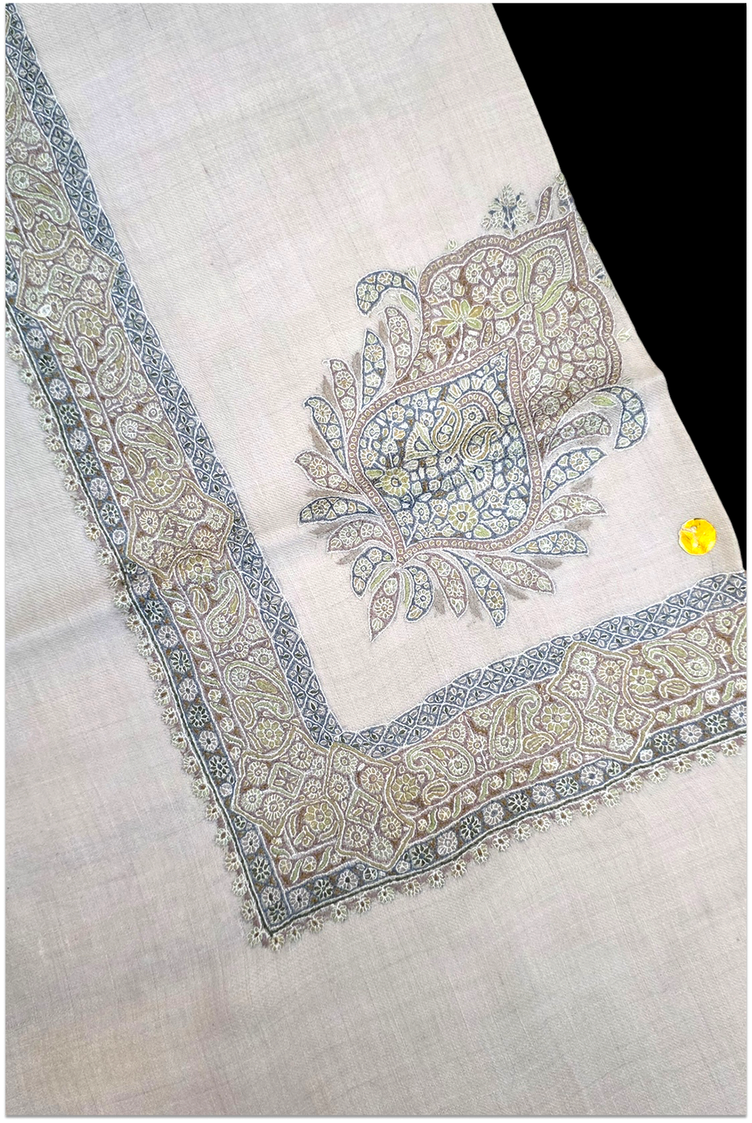 Étienne – Belgium Toosh Luxury Shawl