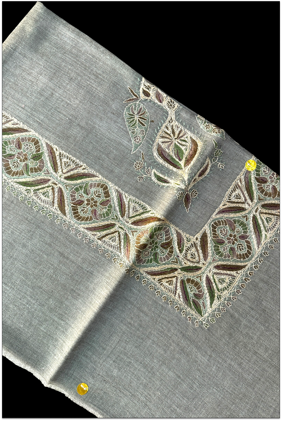 Maëlys — Premium Hand-Embroidered Pashmina Shawl