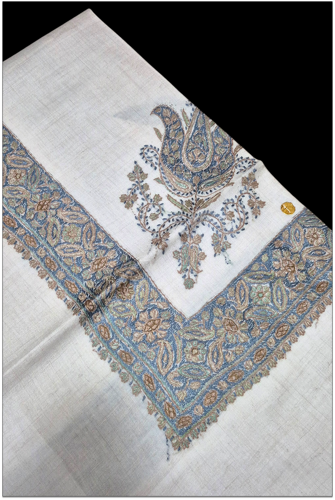 Avelor — Premium Hand-Embroidered Pashmina Shawl