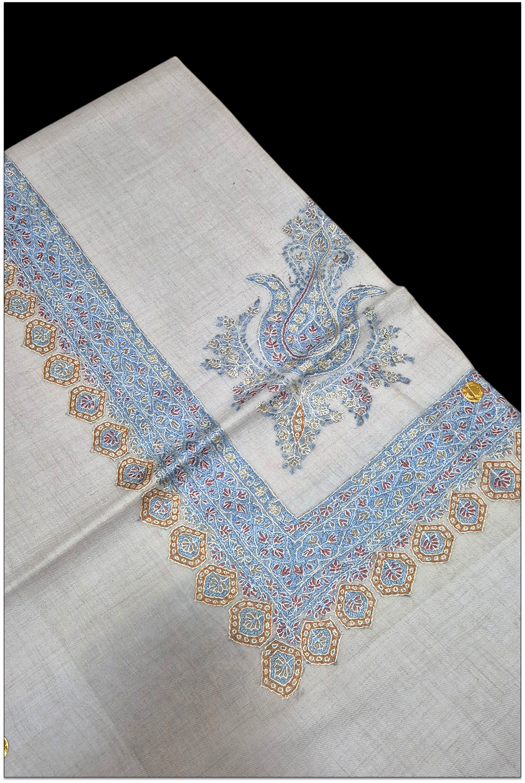 Avelior — Premium Hand-Embroidered Pashmina Shawl