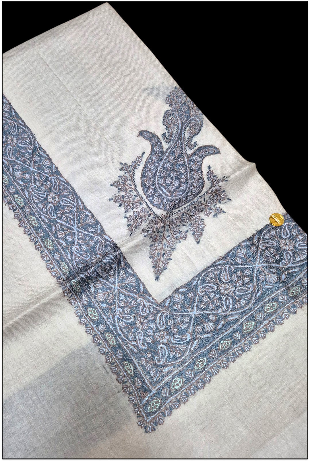 Théorvane — Premium Hand-Embroidered Pashmina Shawl