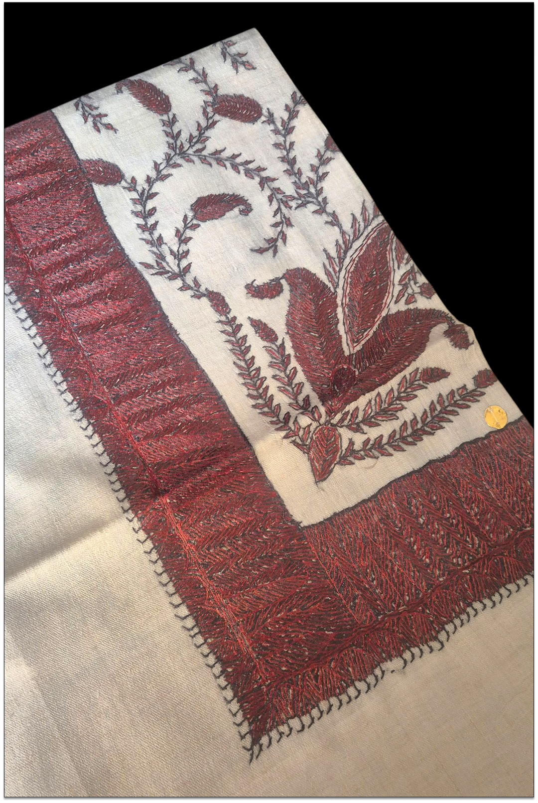 Ruvano — Classic Hand-Embroidered Pashmina Shawl