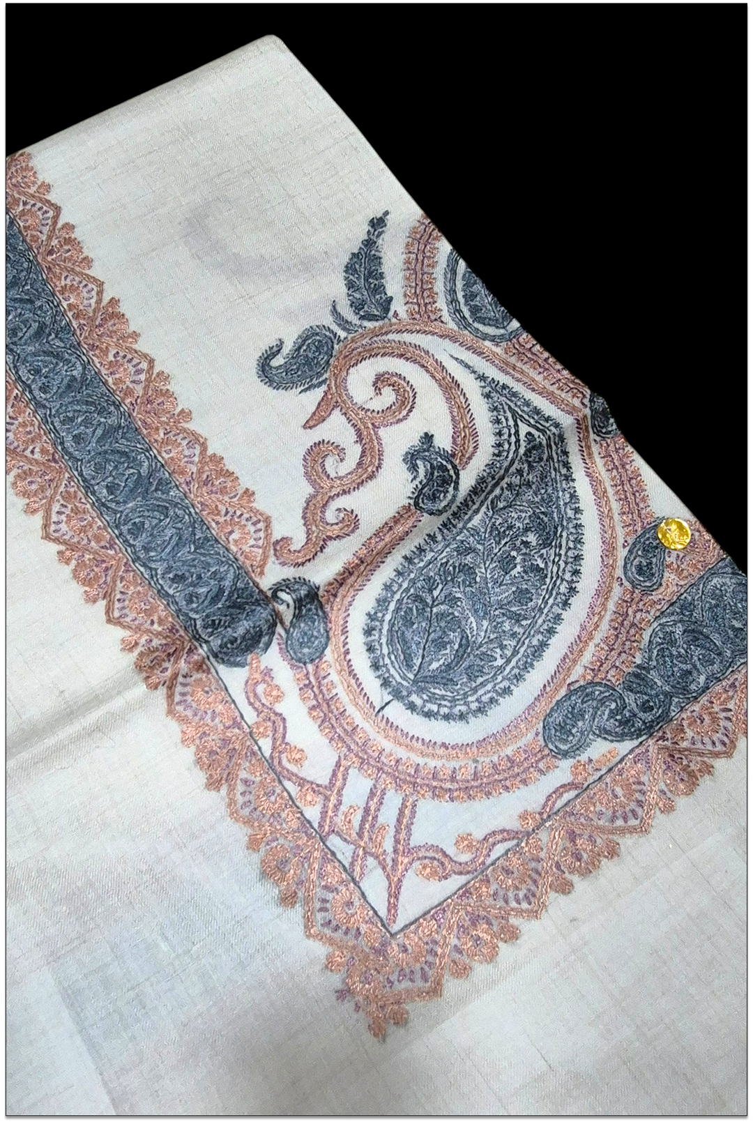 Zayrion — Premium Hand-Embroidered Pashmina Shawl