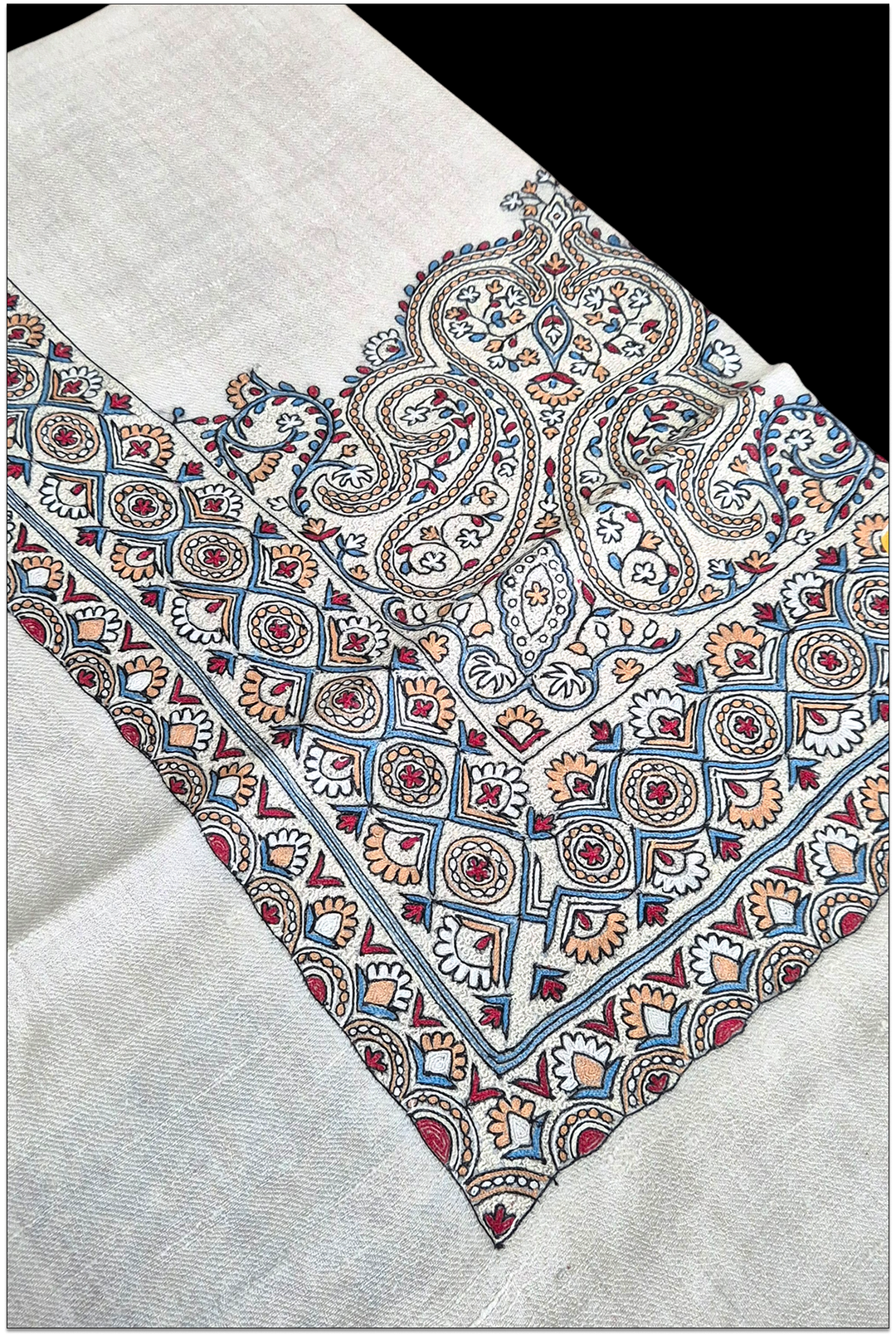 Zorvane — Premium Hand-Embroidered Pashmina Kalamkari Shawl