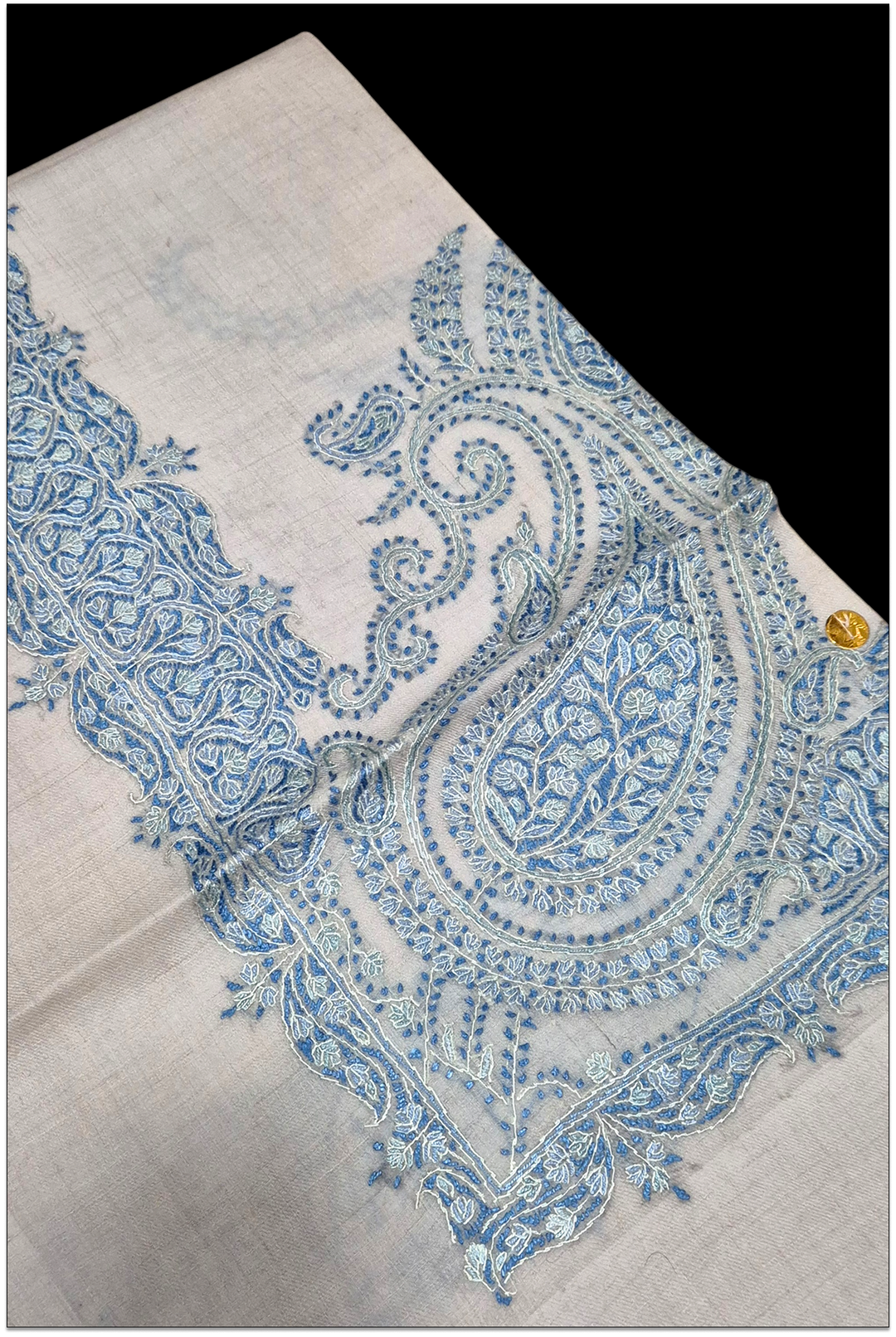 Avelior — Premium Hand-Embroidered Pashmina Shawl