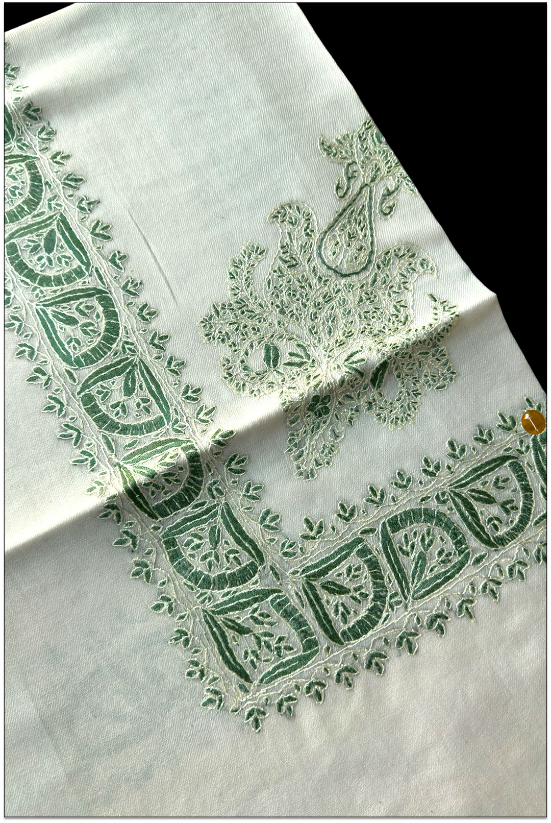 Laurent Émeraude — Premium Hand-Embroidered Merino Wool Shawl